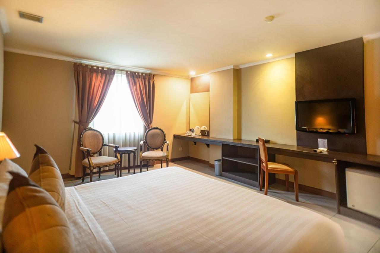 Olympic Hotel Jakarta Eksteriør bilde