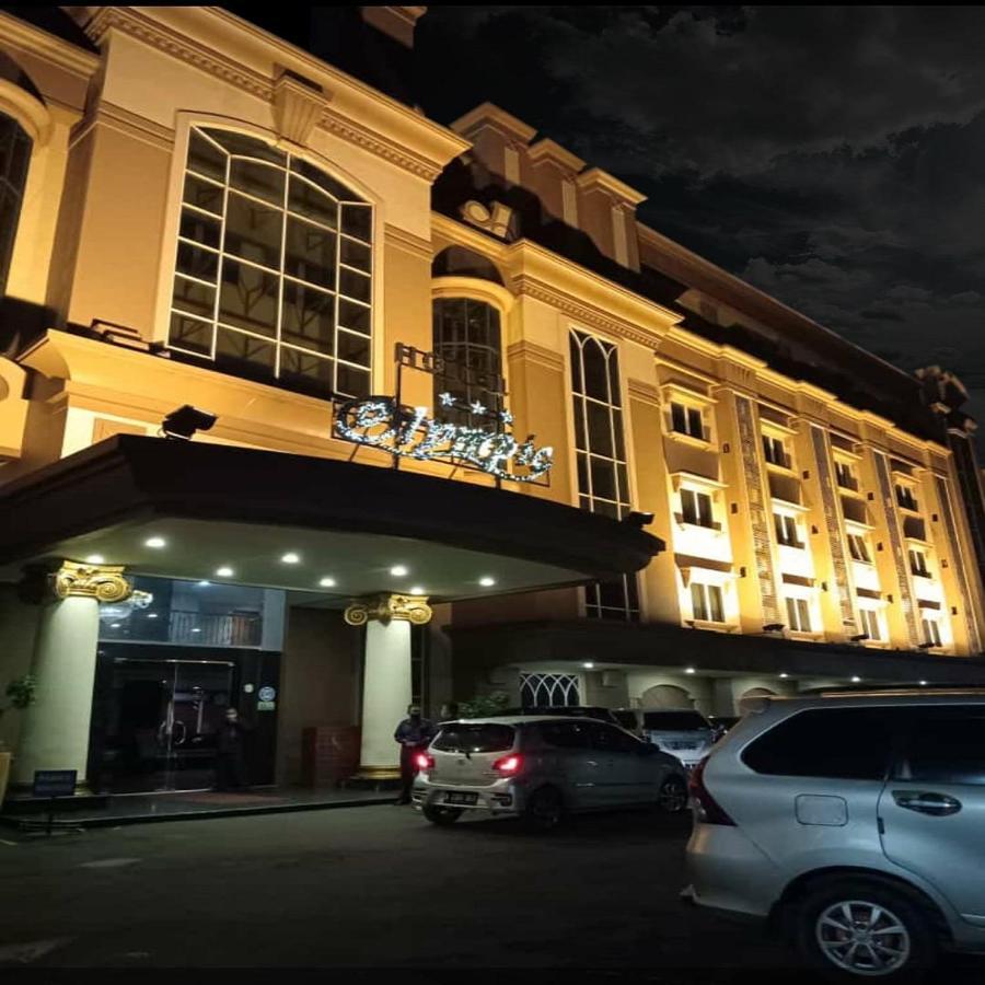 Olympic Hotel Jakarta Eksteriør bilde